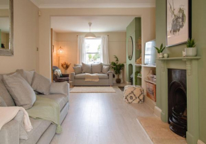 Stunning Townhouse with Large Garden - Sleeps 8!